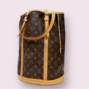 LV Louis Vuitton Monogram Bucket GM